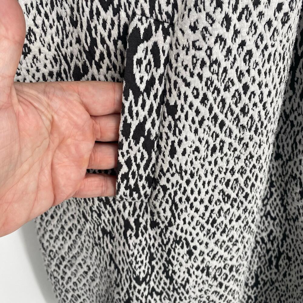 Tyler Boe Dress Women’s Small Snake Skin Print White & Gray Pleat Classic - Picture 7 of 10